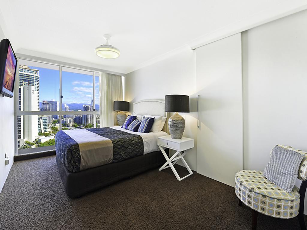Surf 150 * Gold Coast